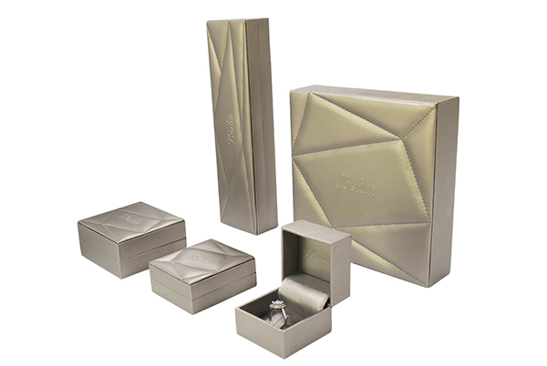 1763621945978538.jpg 金属pu皮首饰盒3.jpg